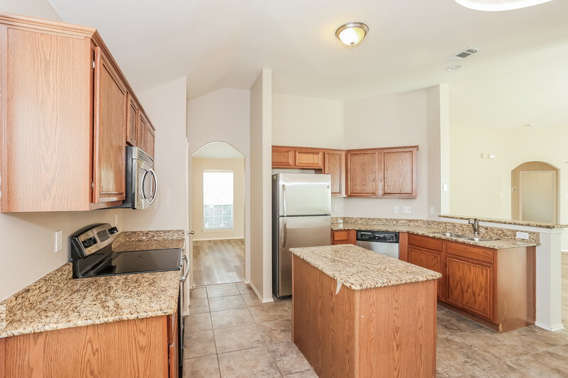 2,355/Mo, 1117 Urban Dr DeSoto, TX 75115 Kitchen View 3