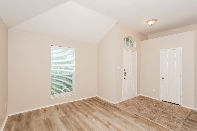 2,355/Mo, 1117 Urban Dr DeSoto, TX 75115 Sitting Room View