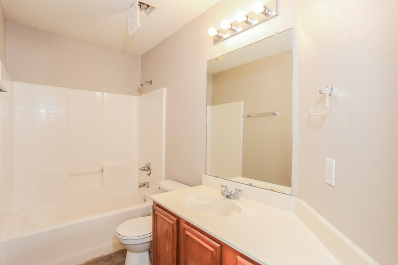 2,355/Mo, 1117 Urban Dr DeSoto, TX 75115 Bathroom View