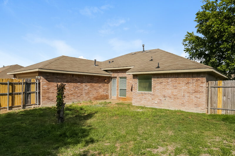2,355/Mo, 1117 Urban Dr DeSoto, TX 75115 Rear View