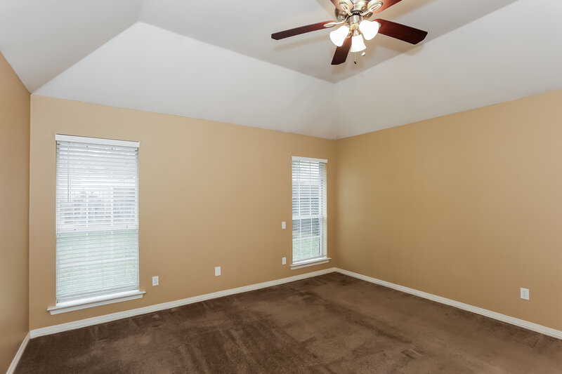 2,375/Mo, 700 Havencrest Dr DeSoto, TX 75115 Main Bedroom View
