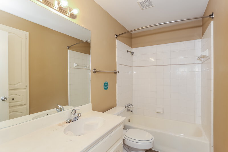 2,375/Mo, 700 Havencrest Dr DeSoto, TX 75115 Bathroom View