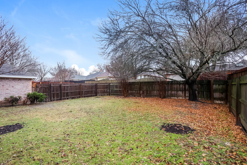 2,375/Mo, 700 Havencrest Dr DeSoto, TX 75115 Rear View