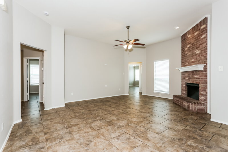 2,235/Mo, 324 Rio Grande Dr DeSoto, TX 75115 Living Room View