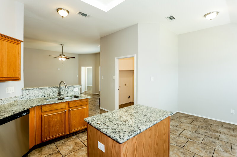 2,235/Mo, 324 Rio Grande Dr DeSoto, TX 75115 Kitchen View 2