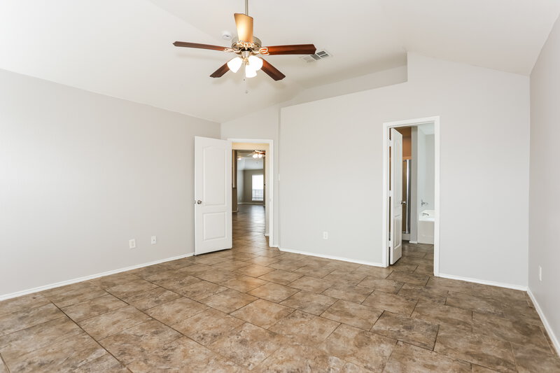 2,235/Mo, 324 Rio Grande Dr DeSoto, TX 75115 Main Bedroom View