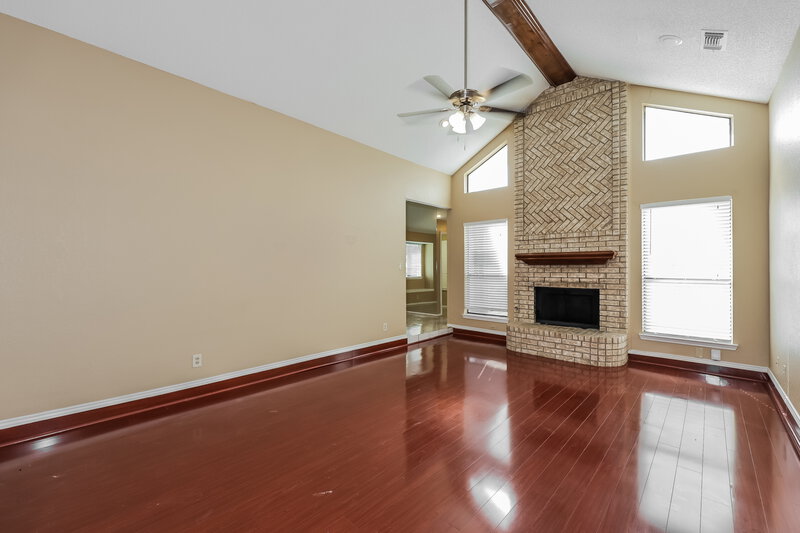 2,510/Mo, 544 Desoto Dr DeSoto, TX 75115 Living Room View