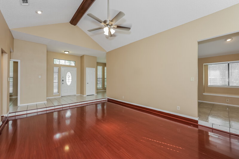 2,510/Mo, 544 Desoto Dr DeSoto, TX 75115 Living Room View 2