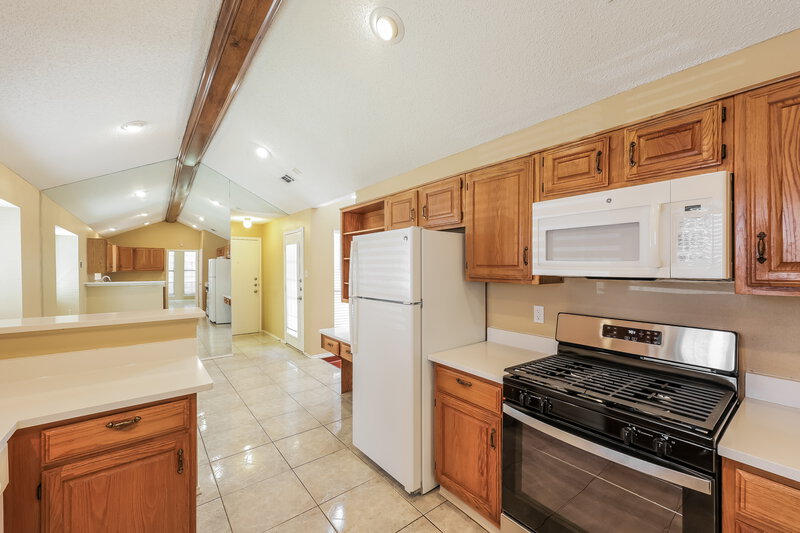 2,510/Mo, 544 Desoto Dr DeSoto, TX 75115 Kitchen View 2