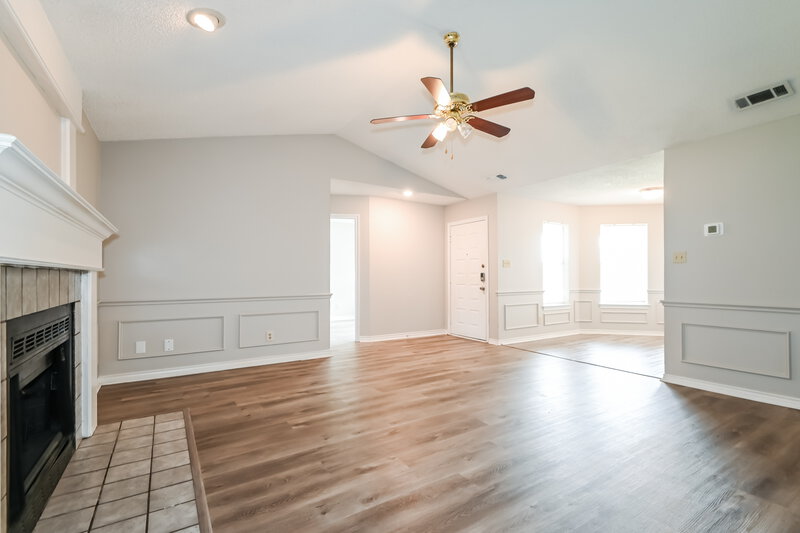 1,850/Mo, 1311 Mallard Dr DeSoto, TX 75115 Living Room View