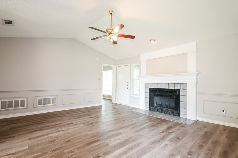 1,850/Mo, 1311 Mallard Dr DeSoto, TX 75115 Living Room View 3
