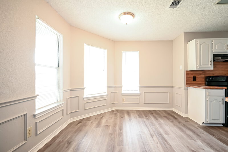 1,850/Mo, 1311 Mallard Dr DeSoto, TX 75115 Dining Room View