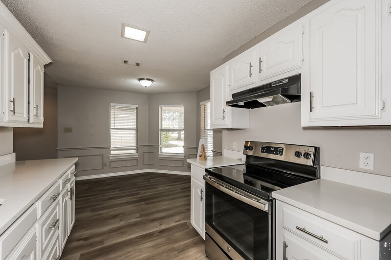 2,115/Mo, 1311 Mallard Dr DeSoto, TX 75115 Kitchen View 2