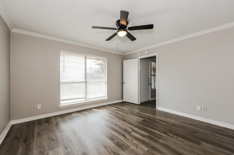 2,115/Mo, 1311 Mallard Dr DeSoto, TX 75115 Main Bedroom View 2