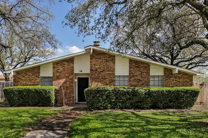 1,885/Mo, 114 S Young Blvd DeSoto, TX 75115 External View