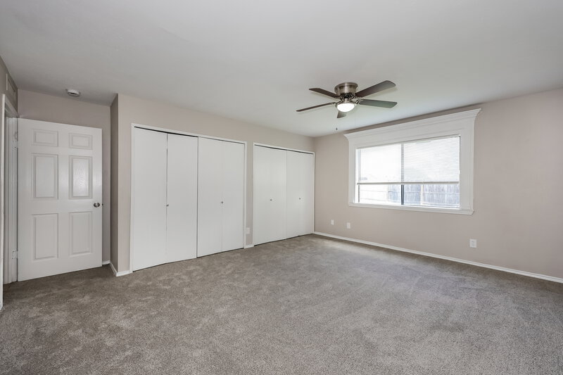 1,885/Mo, 114 S Young Blvd DeSoto, TX 75115 Main Bedroom View 3