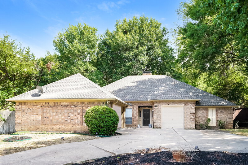 2,980/Mo, 816 Live Oak Dr DeSoto, TX 75115 External View