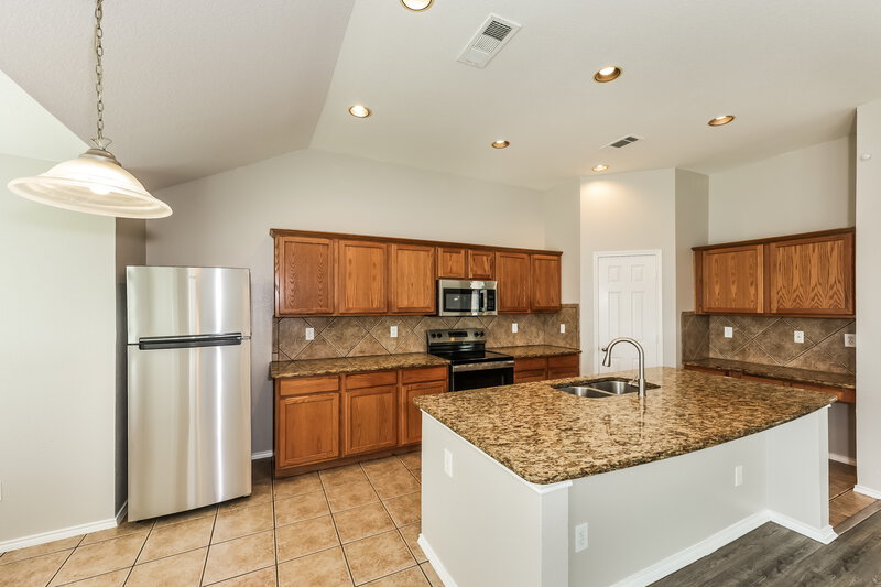 2,805/Mo, 825 Camelia Ct DeSoto, TX 75115 Kitchen View