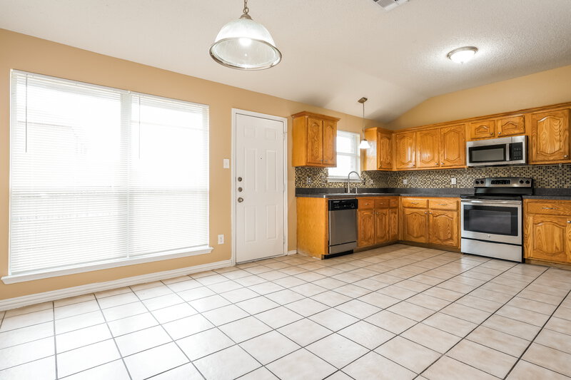 2,335/Mo, 705 Pine Hollow Dr DeSoto, TX 75115 Dining Room View