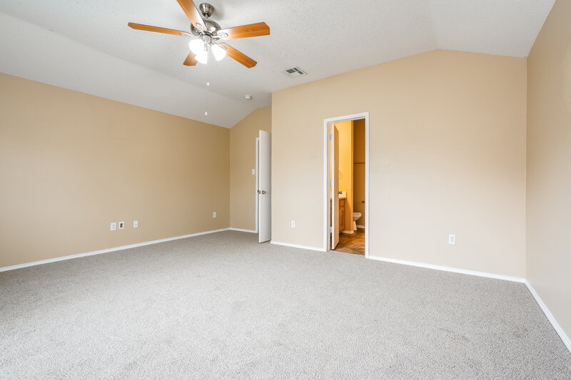 2,335/Mo, 705 Pine Hollow Dr DeSoto, TX 75115 Main Bedroom View 2