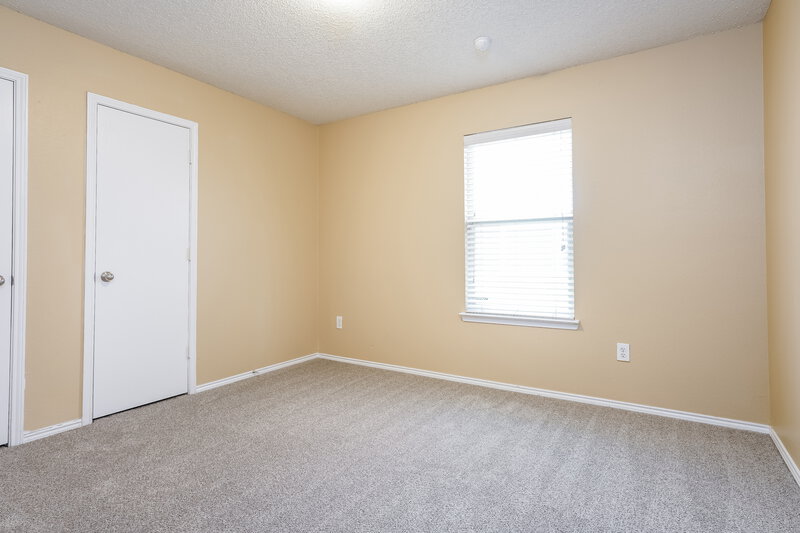 2,335/Mo, 705 Pine Hollow Dr DeSoto, TX 75115 Bedroom View 2