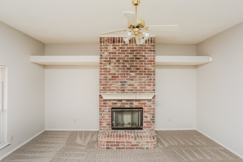 1,910/Mo, 1016 Canterbury Trail DeSoto, TX 75115 Living Room View 2