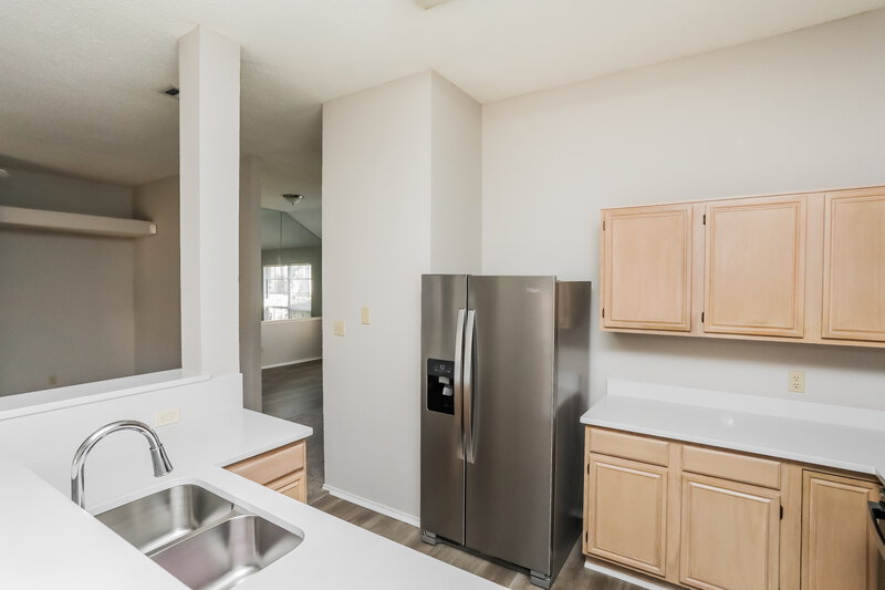 1,910/Mo, 1016 Canterbury Trail DeSoto, TX 75115 Kitchen View