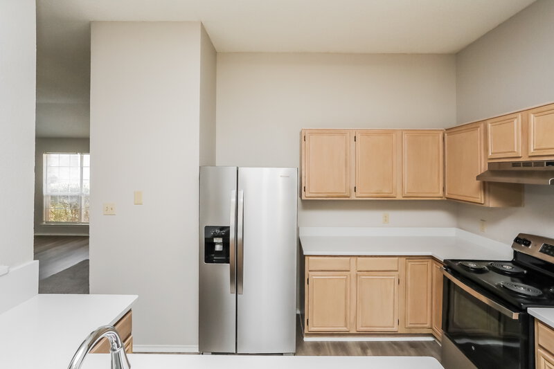 1,910/Mo, 1016 Canterbury Trail DeSoto, TX 75115 Kitchen View 2