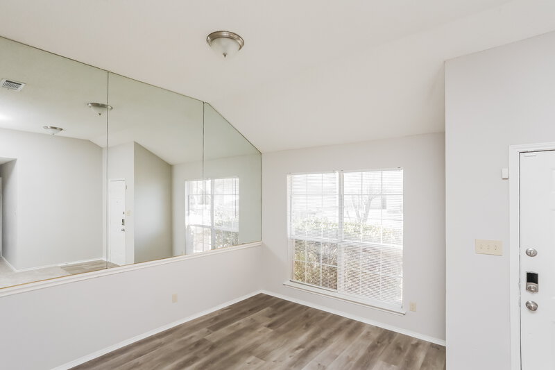 1,910/Mo, 1016 Canterbury Trail DeSoto, TX 75115 Sitting Room View