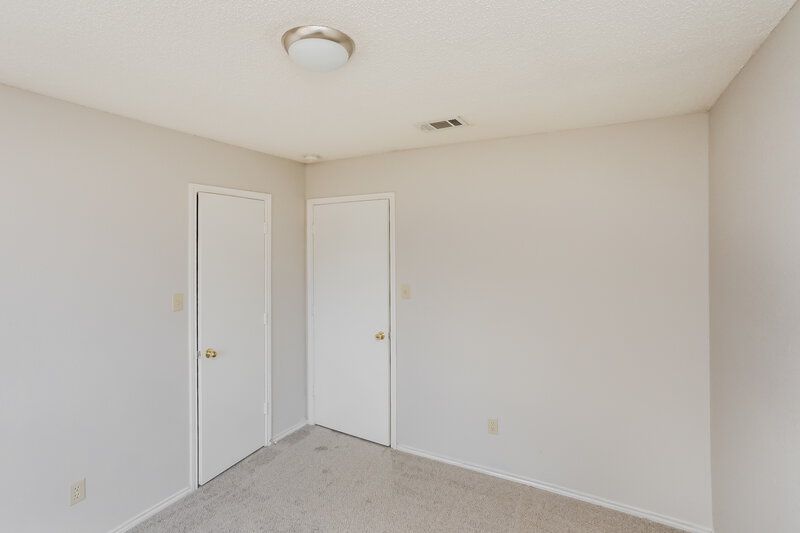 1,910/Mo, 1016 Canterbury Trail DeSoto, TX 75115 Bedroom View 2