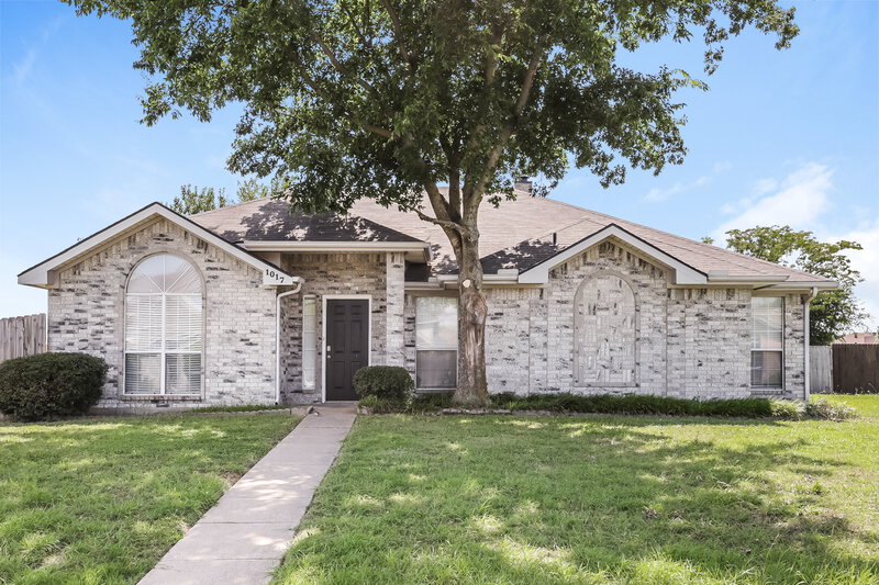 2,550/Mo, 1017 Canterbury Trail DeSoto, TX 75115 External View