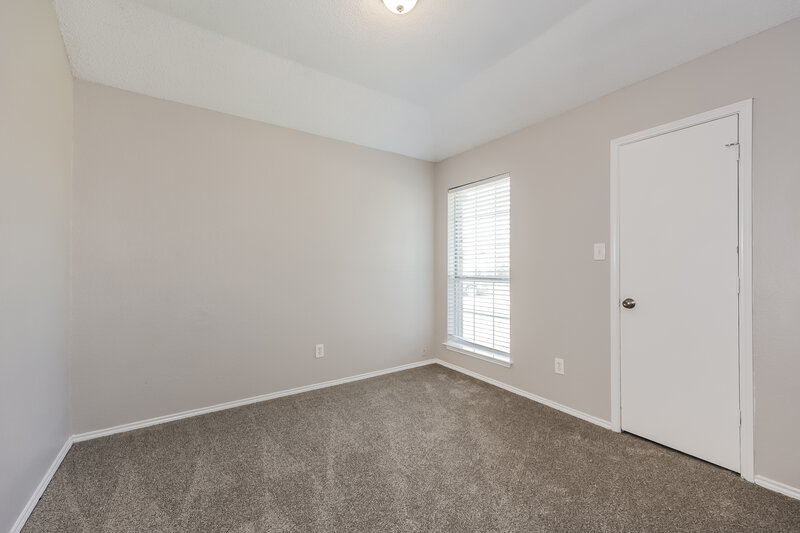 2,550/Mo, 1017 Canterbury Trail DeSoto, TX 75115 Bedroom View 2