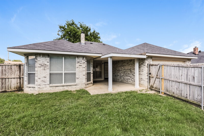 2,550/Mo, 1017 Canterbury Trail DeSoto, TX 75115 Rear View