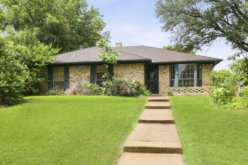 2,105/Mo, 553 Bayberry Ln DeSoto, TX 75115 External View