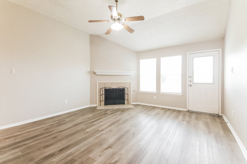 1,880/Mo, 1108 Cumberland Dr Forney, TX 75126 Living Room View