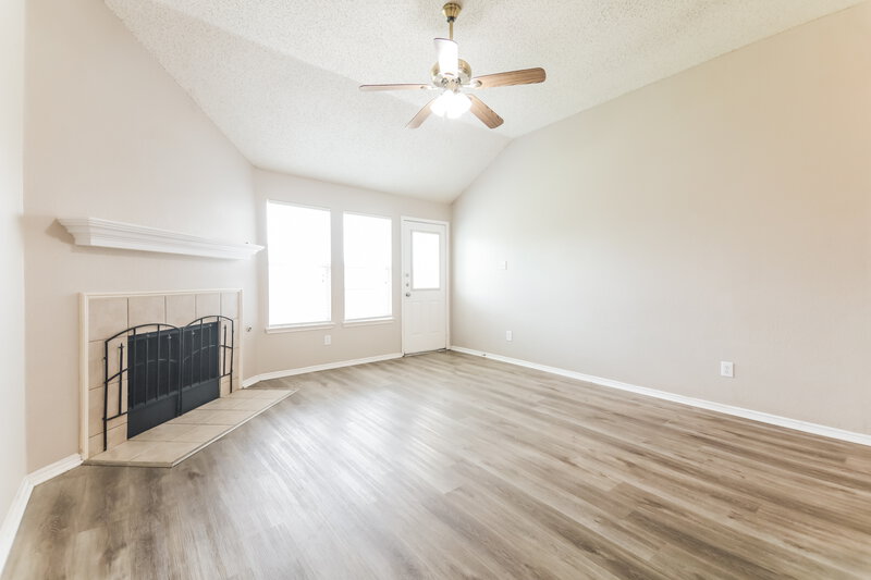 1,880/Mo, 1108 Cumberland Dr Forney, TX 75126 Living Room View 2