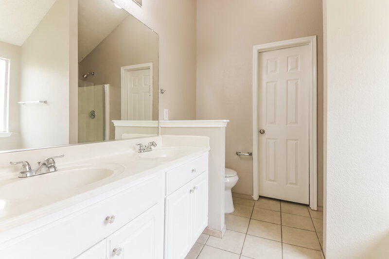 1,880/Mo, 1108 Cumberland Dr Forney, TX 75126 Main Bathroom View