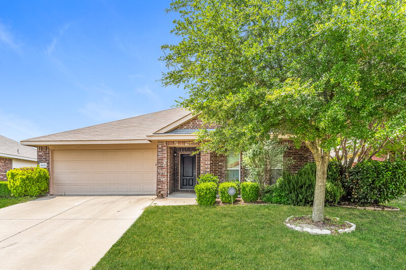 2,290/Mo, 2015 Woodhurst Trail Heartland, TX 75126 Front View