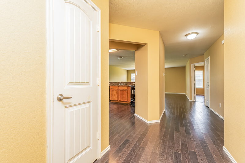 2,290/Mo, 2015 Woodhurst Trail Heartland, TX 75126 Foyer View