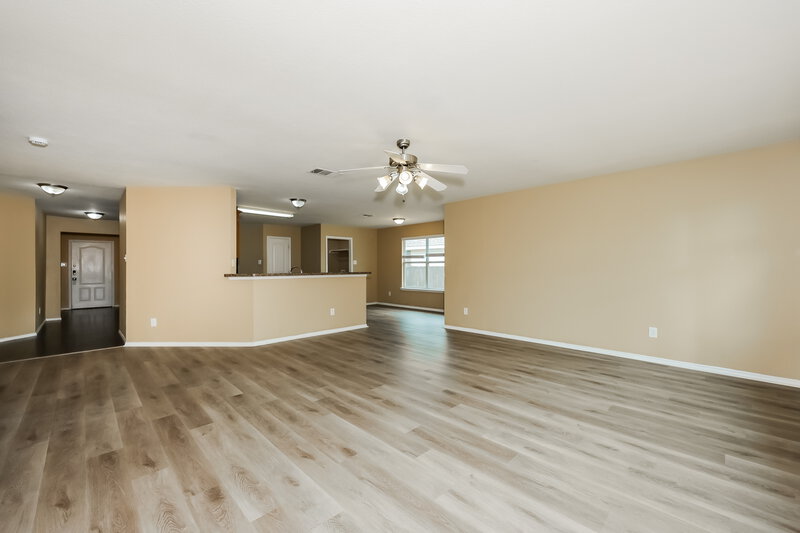 2,005/Mo, 2015 Woodhurst Trail Heartland, TX 75126 Living Room View 2