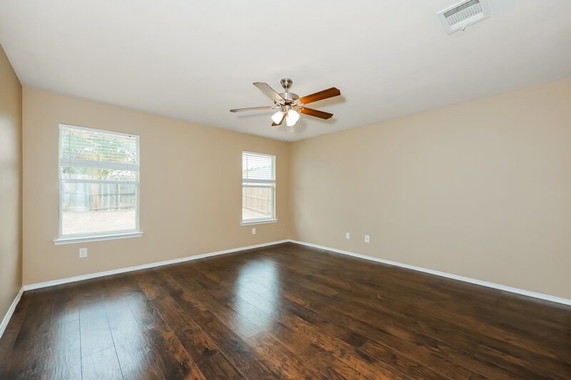 2,005/Mo, 2015 Woodhurst Trail Heartland, TX 75126 Main Bedroom View