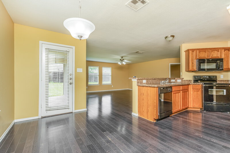 2,290/Mo, 2015 Woodhurst Trail Heartland, TX 75126 Dining Room View 3