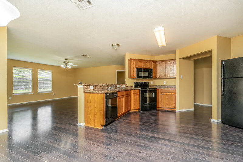 2,290/Mo, 2015 Woodhurst Trail Heartland, TX 75126 Kitchen View