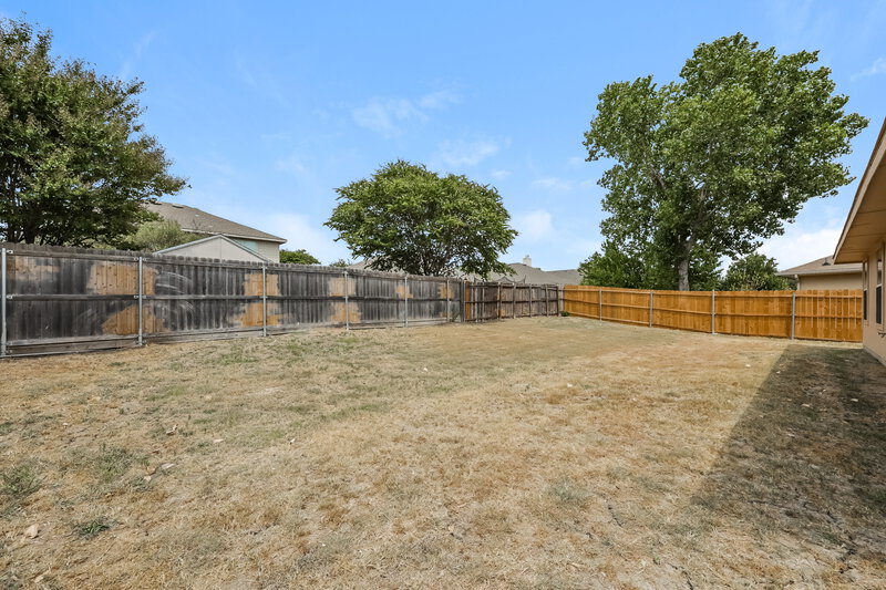 2,005/Mo, 2015 Woodhurst Trail Heartland, TX 75126 Rear View