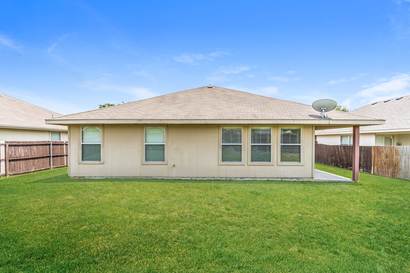 2,290/Mo, 2015 Woodhurst Trail Heartland, TX 75126 Rear View