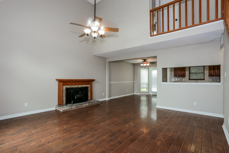 2,055/Mo, 511 Rosewood Ln Forney, TX 75126 Living Room View 2