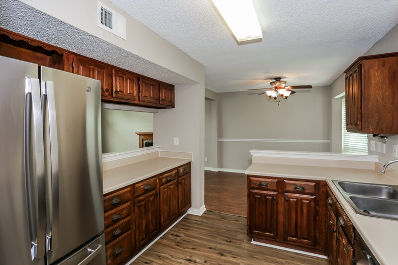 2,055/Mo, 511 Rosewood Ln Forney, TX 75126 Kitchen View 2