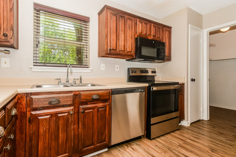 2,030/Mo, 511 Rosewood Ln Forney, TX 75126 Kitchen View 2