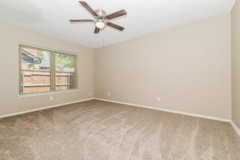 2,030/Mo, 511 Rosewood Ln Forney, TX 75126 Main Bedroom View