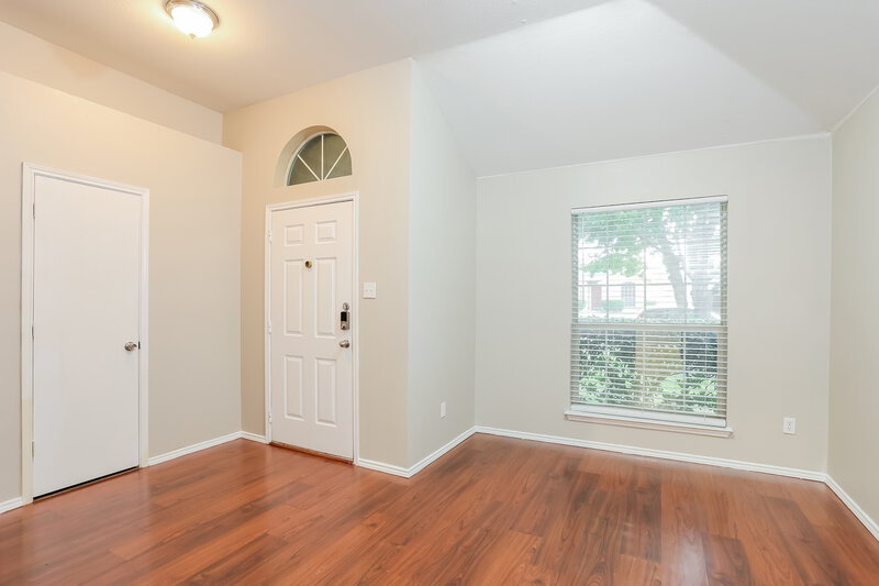 2,135/Mo, 1760 Cansler Ln Lancaster, TX 75134 Dining Room View 2